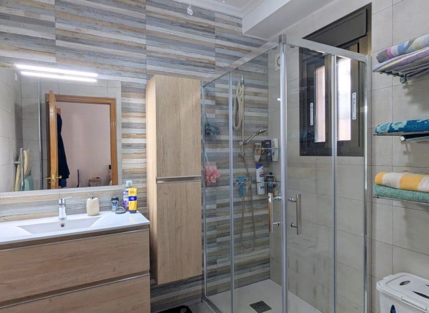 3 Zimmer Villa zu verkaufen in Bigastro mit Pool - 275.000 € (Ref: 9898418)