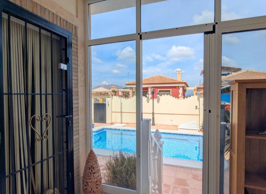 3 Zimmer Villa zu verkaufen in Bigastro mit Pool - 275.000 € (Ref: 9898418)