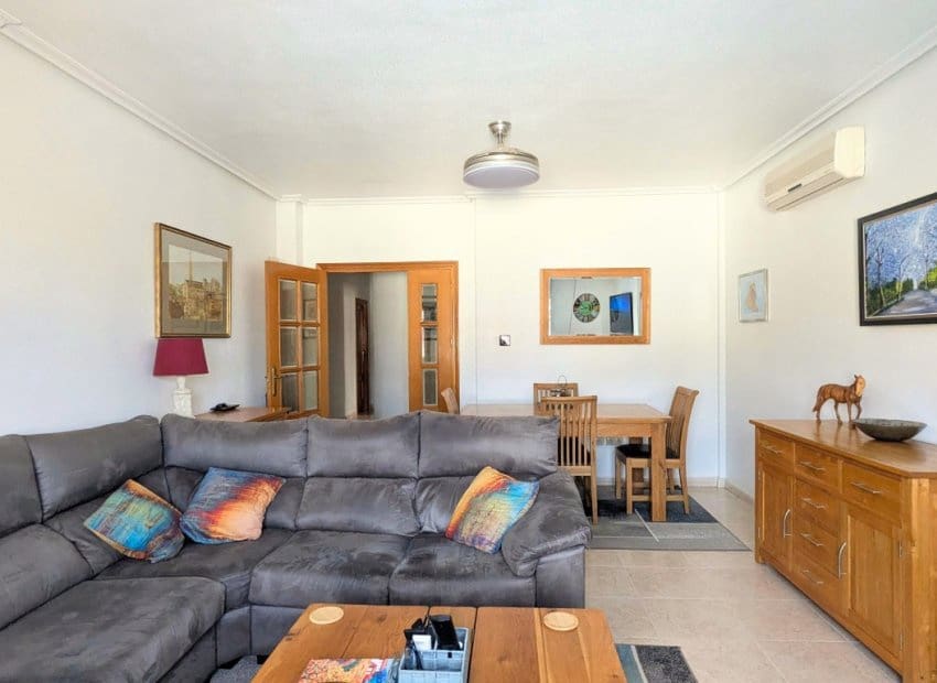 3 Zimmer Villa zu verkaufen in Bigastro mit Pool - 275.000 € (Ref: 9898418)