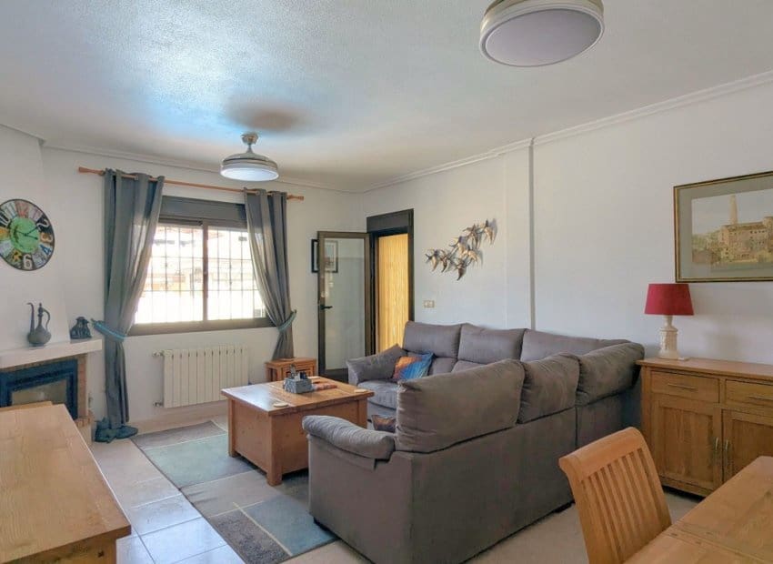 3 Zimmer Villa zu verkaufen in Bigastro mit Pool - 275.000 € (Ref: 9898418)