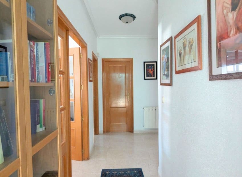3 Zimmer Villa zu verkaufen in Bigastro mit Pool - 275.000 € (Ref: 9898418)