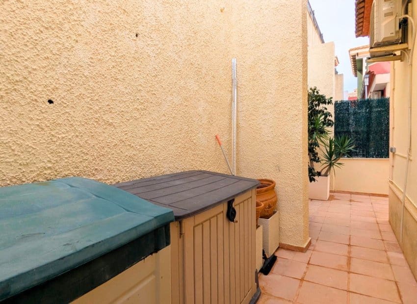 3 Zimmer Villa zu verkaufen in Bigastro mit Pool - 275.000 € (Ref: 9898418)
