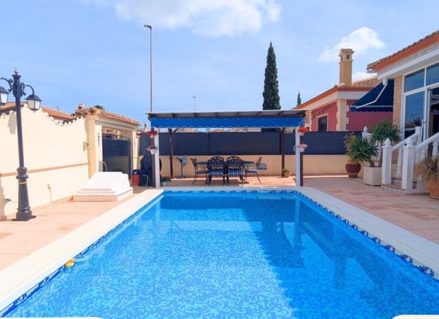 3 Zimmer Villa zu verkaufen in Bigastro mit Pool - 275.000 € (Ref: 9898418)