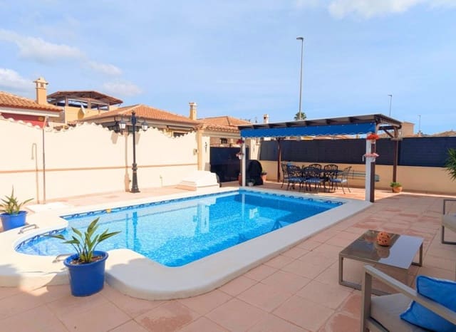 3 Zimmer Villa zu verkaufen in Bigastro mit Pool - 275.000 € (Ref: 9898418)