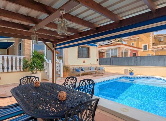 3 Zimmer Villa zu verkaufen in Bigastro mit Pool - 275.000 € (Ref: 9898418)
