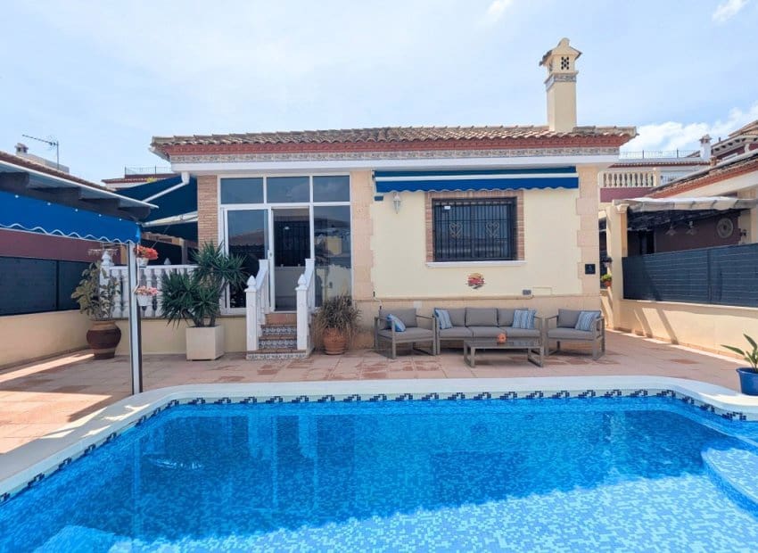 3 Zimmer Villa zu verkaufen in Bigastro mit Pool - 275.000 € (Ref: 9898418)