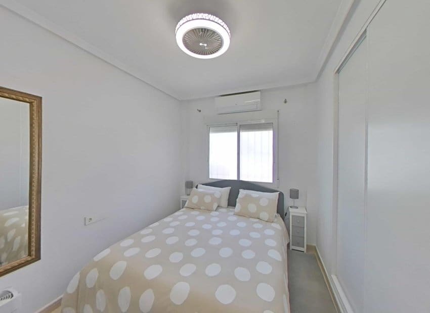 3 bedroom Villa for sale in Los Montesinos with pool - € 289,000 (Ref: 9898419)