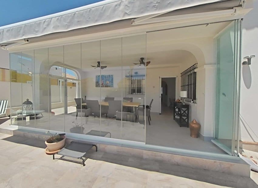 3 bedroom Villa for sale in Los Montesinos with pool - € 289,000 (Ref: 9898419)