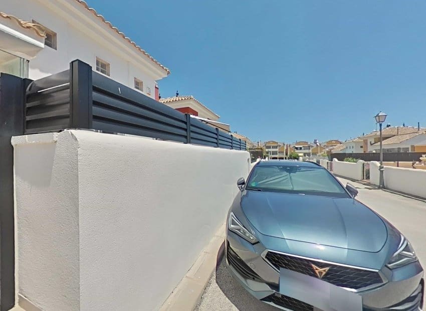 3 bedroom Villa for sale in Los Montesinos with pool - € 289,000 (Ref: 9898419)