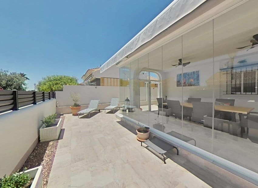3 bedroom Villa for sale in Los Montesinos with pool - € 289,000 (Ref: 9898419)