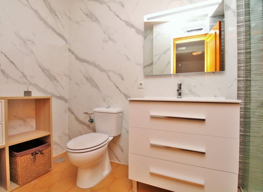 2 makuuhuone Huoneisto myytävänä paikassa Villamartin mukana uima-altaan - 164 900 € (Ref: 9902023)