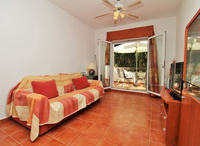 Apartamento de 2 habitaciones en Villamartin en venta con piscina - 159.900 € (Ref: 9902024)