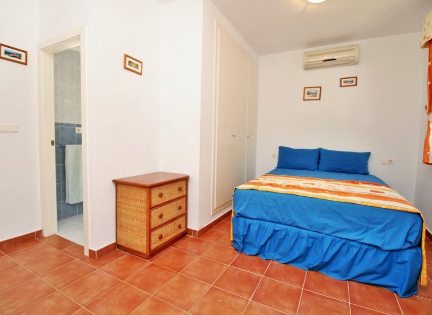 Apartamento de 2 habitaciones en Villamartin en venta con piscina - 159.900 € (Ref: 9902024)