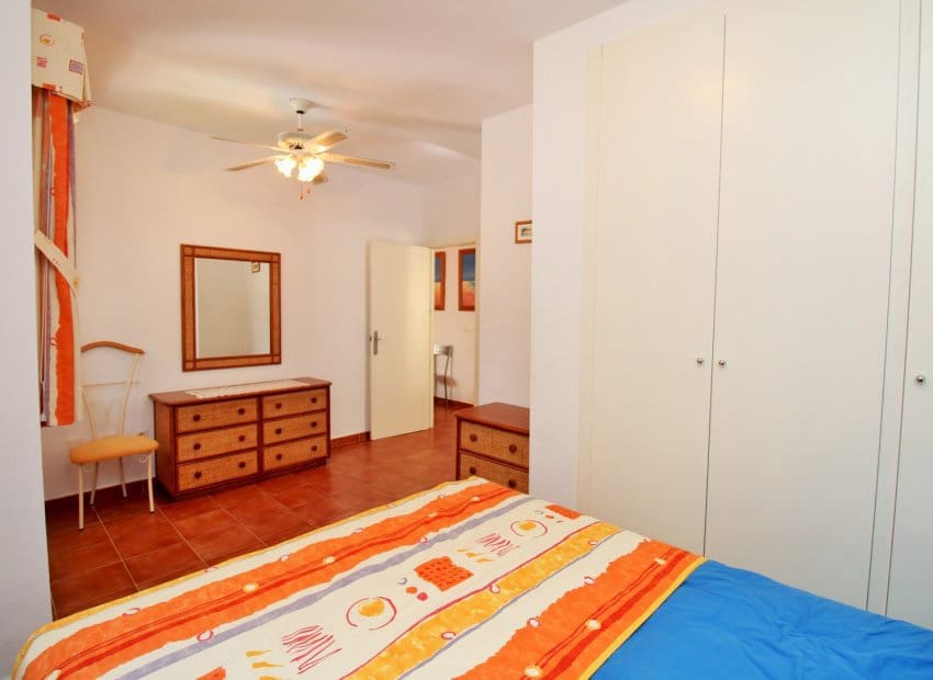 Apartamento de 2 habitaciones en Villamartin en venta con piscina - 159.900 € (Ref: 9902024)