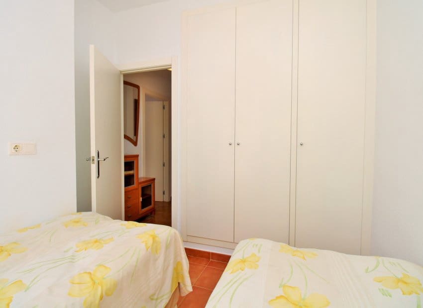 Apartamento de 2 habitaciones en Villamartin en venta con piscina - 159.900 € (Ref: 9902024)
