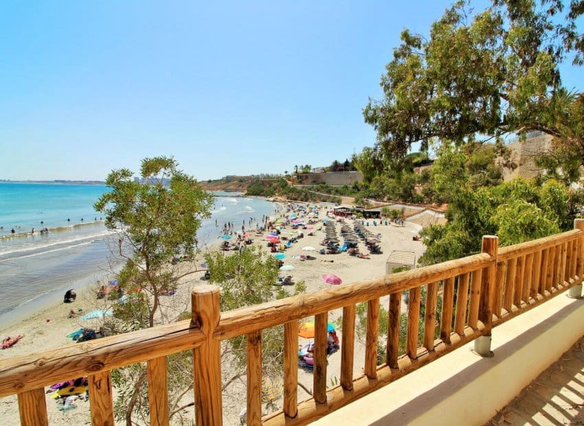 Apartamento de 2 habitaciones en Villamartin en venta con piscina - 159.900 € (Ref: 9902024)