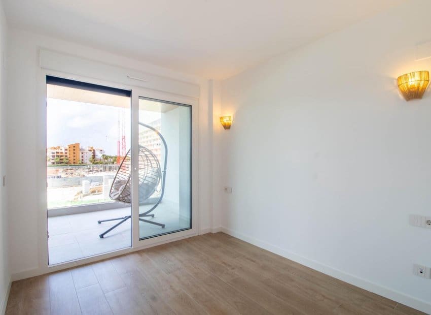 2 sypialnia Apartament na sprzedaż w Punta Prima z basenem - 370 000 € (Ref: 9902026)