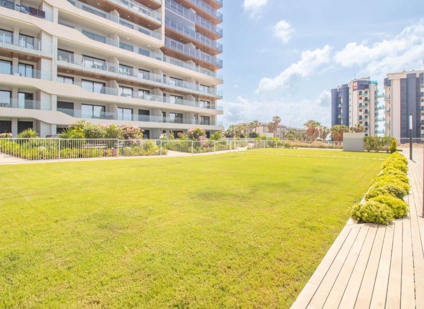 2 sypialnia Apartament na sprzedaż w Punta Prima z basenem - 370 000 € (Ref: 9902026)
