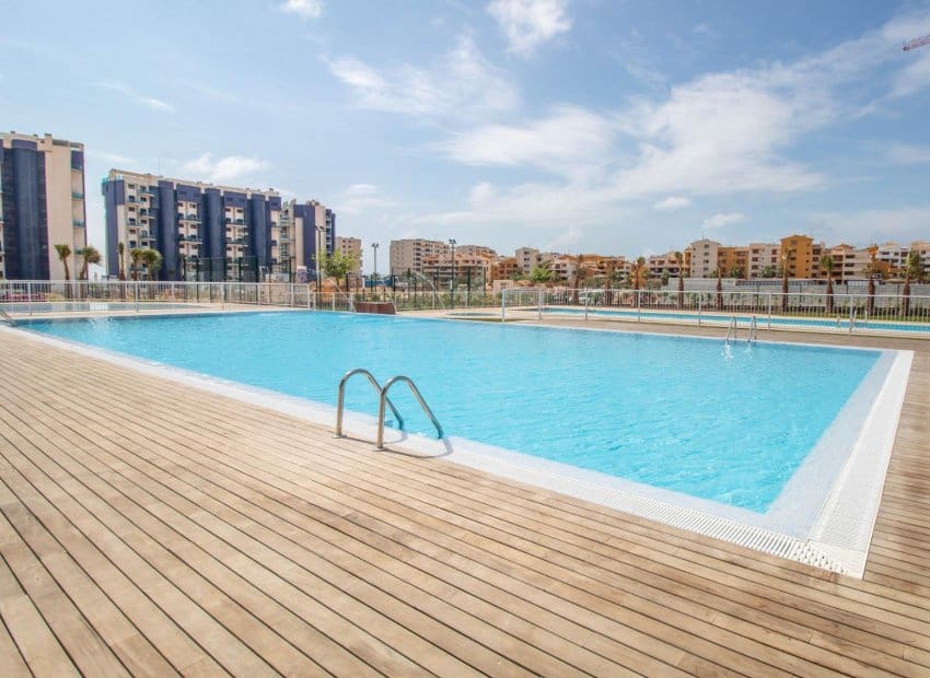 2 sypialnia Apartament na sprzedaż w Punta Prima z basenem - 370 000 € (Ref: 9902026)