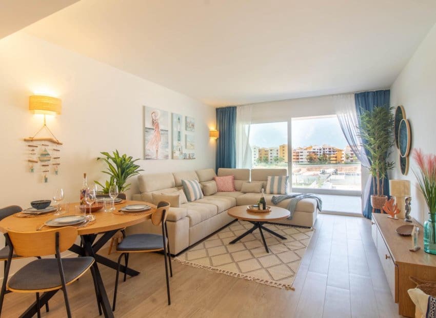 2 sypialnia Apartament na sprzedaż w Punta Prima z basenem - 370 000 € (Ref: 9902026)