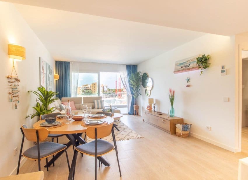 2 sypialnia Apartament na sprzedaż w Punta Prima z basenem - 370 000 € (Ref: 9902026)