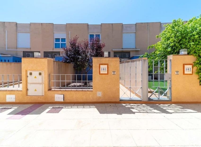 3 sypialnia Dom na sprzedaż w Orihuela Costa z basenem - 450 000 € (Ref: 9902027)