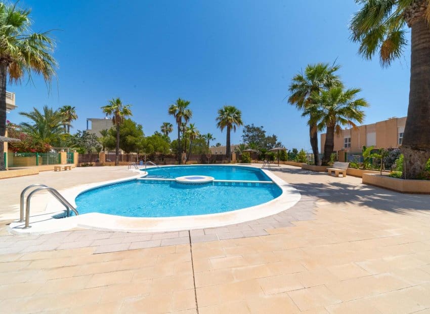 3 sypialnia Dom na sprzedaż w Orihuela Costa z basenem - 450 000 € (Ref: 9902027)