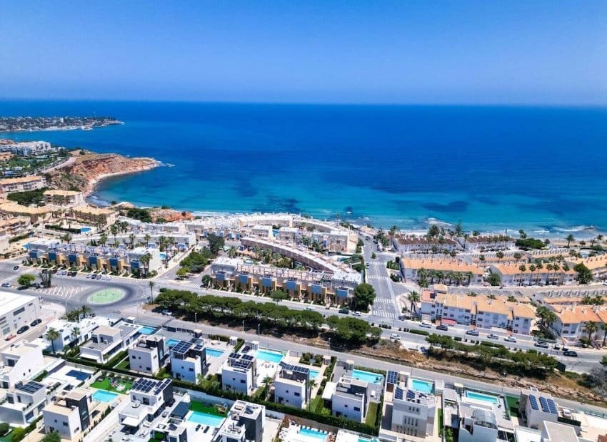 3 sypialnia Dom na sprzedaż w Orihuela Costa z basenem - 450 000 € (Ref: 9902027)