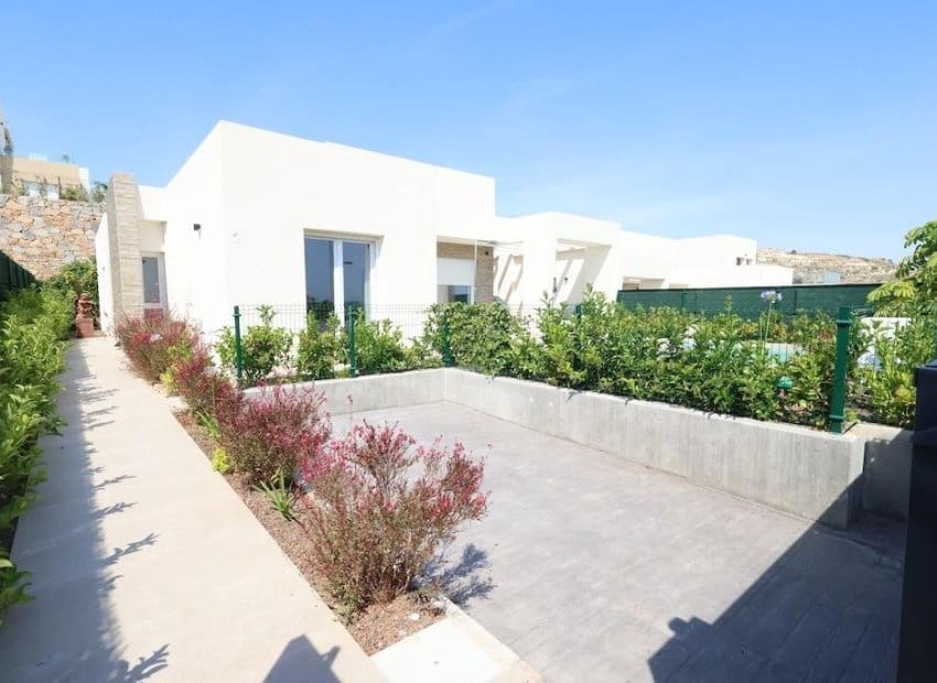 3 soveværelse Villa til salg i Algorfa med swimmingpool - € 549.000 (Ref: 9902028)