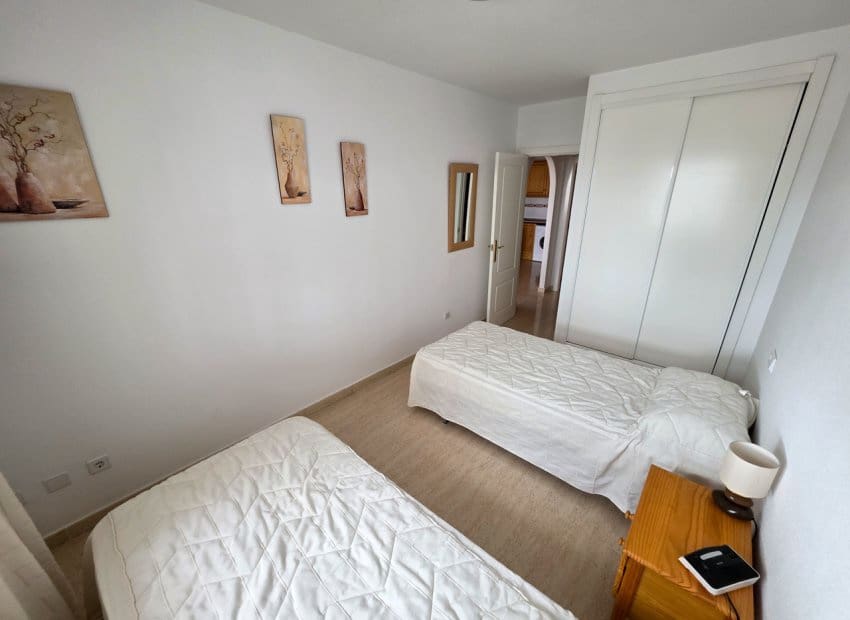2 soveværelse Lejlighed til salg i Villamartin med swimmingpool - € 149.950 (Ref: 9905098)