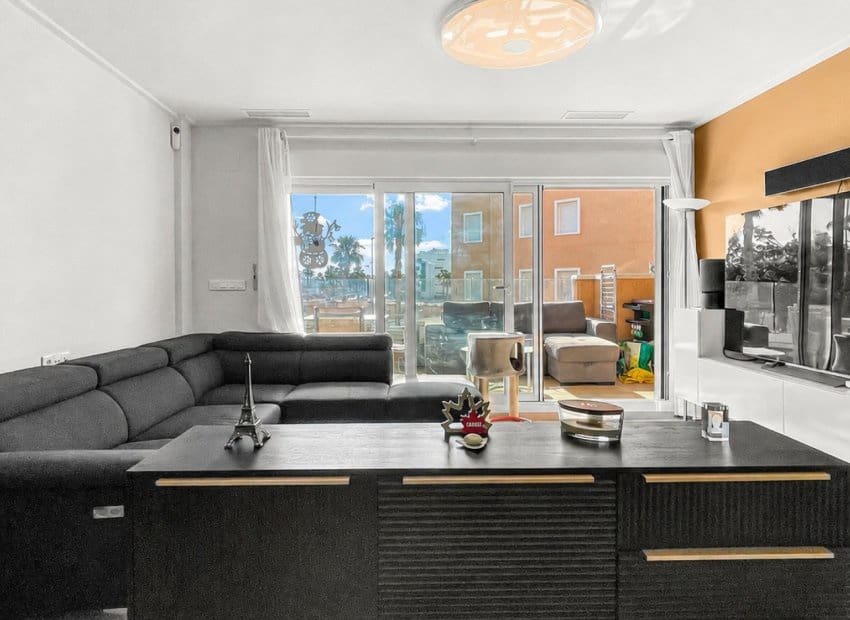 3 quarto Apartamento para venda em El Raso com piscina - 289 500 € (Ref: 9911554)