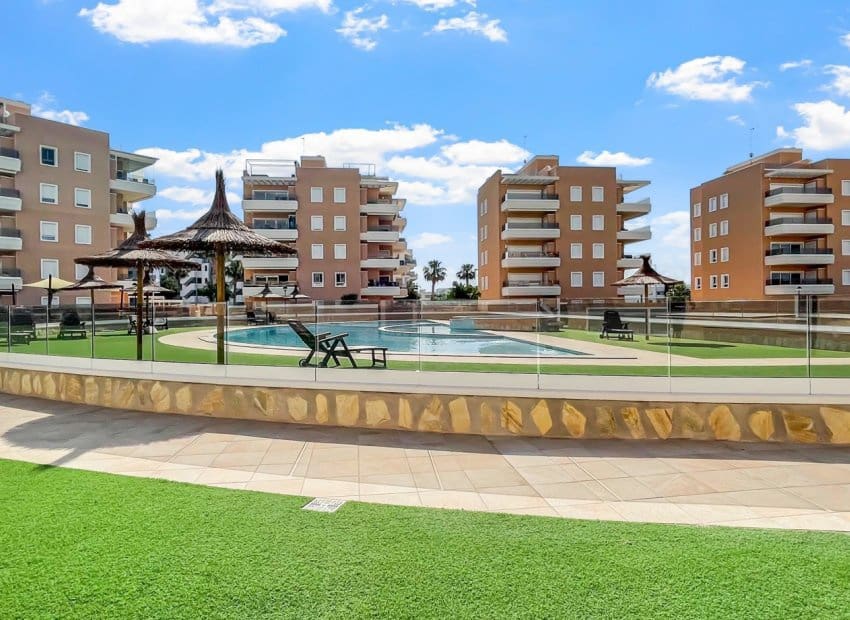 3 quarto Apartamento para venda em El Raso com piscina - 289 500 € (Ref: 9911554)