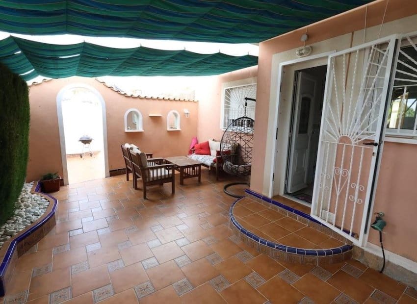 5 soverom Hus til salgs i Dona Pepa med svømmebasseng - € 340 000 (Ref: 9911555)