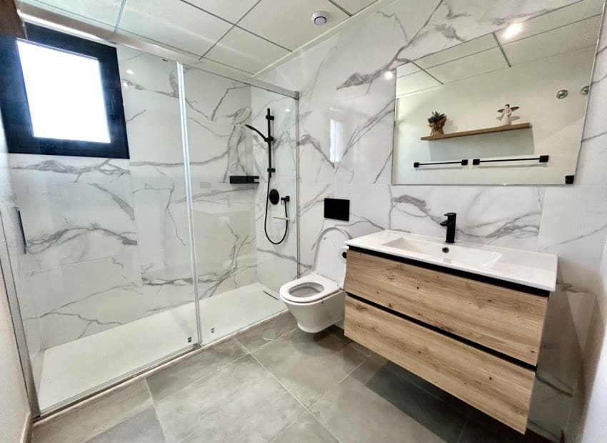 2 slaapkamer Villa te koop in Villamartin met zwembad - € 425.000 (Ref: 9911556)