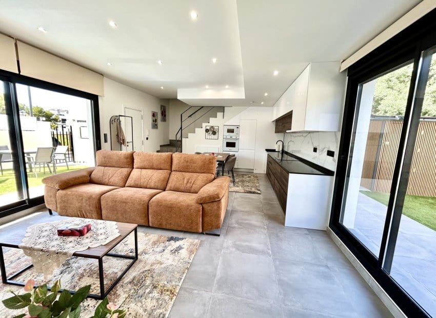 2 slaapkamer Villa te koop in Villamartin met zwembad - € 425.000 (Ref: 9911556)