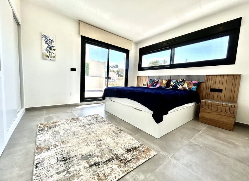 2 slaapkamer Villa te koop in Villamartin met zwembad - € 425.000 (Ref: 9911556)