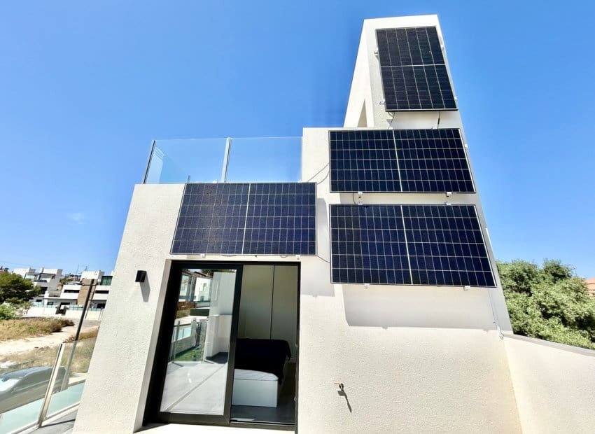 2 slaapkamer Villa te koop in Villamartin met zwembad - € 425.000 (Ref: 9911556)