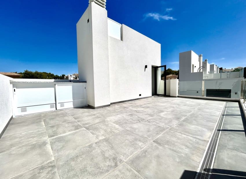 2 slaapkamer Villa te koop in Villamartin met zwembad - € 425.000 (Ref: 9911556)