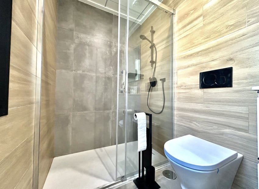 2 slaapkamer Villa te koop in Villamartin met zwembad - € 425.000 (Ref: 9911556)