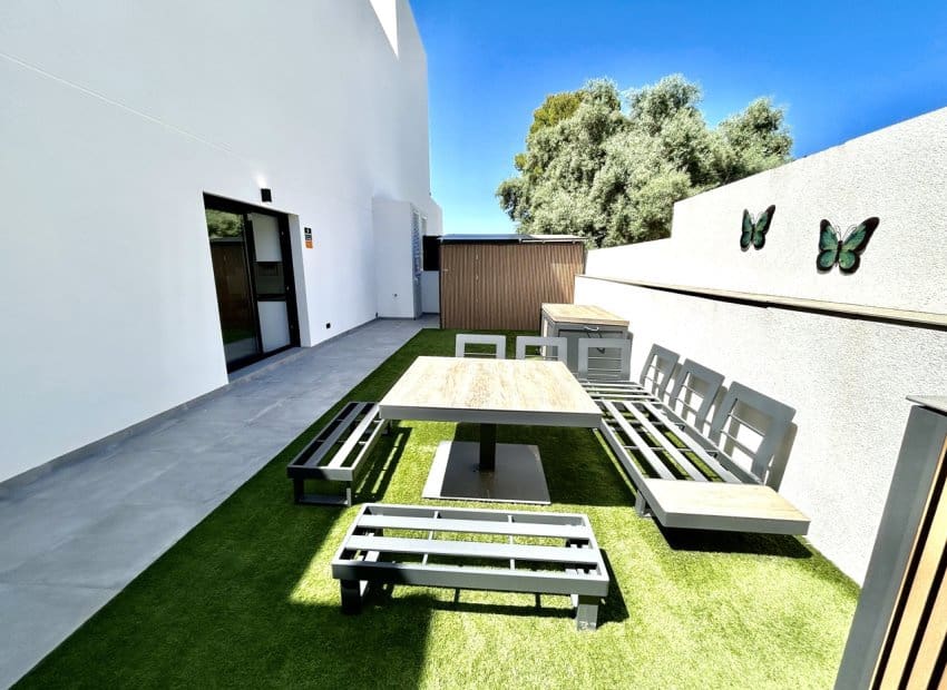 2 slaapkamer Villa te koop in Villamartin met zwembad - € 425.000 (Ref: 9911556)