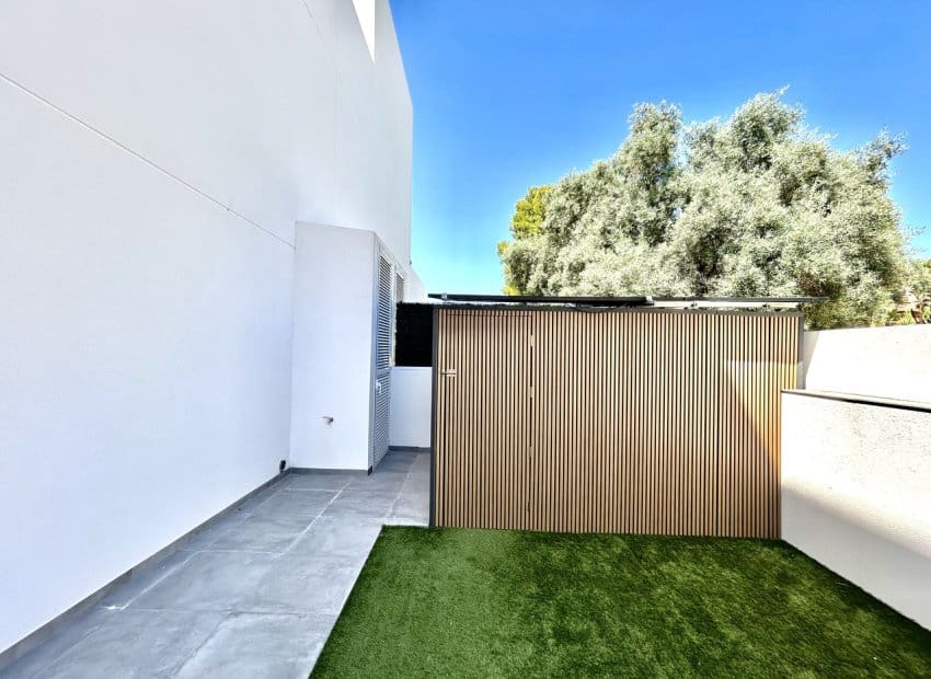 2 slaapkamer Villa te koop in Villamartin met zwembad - € 425.000 (Ref: 9911556)