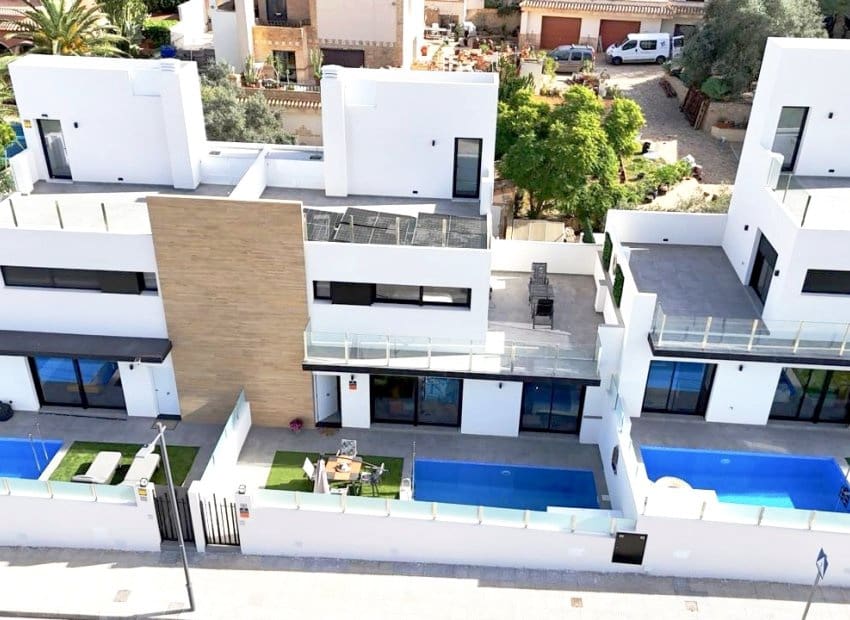 2 slaapkamer Villa te koop in Villamartin met zwembad - € 425.000 (Ref: 9911556)