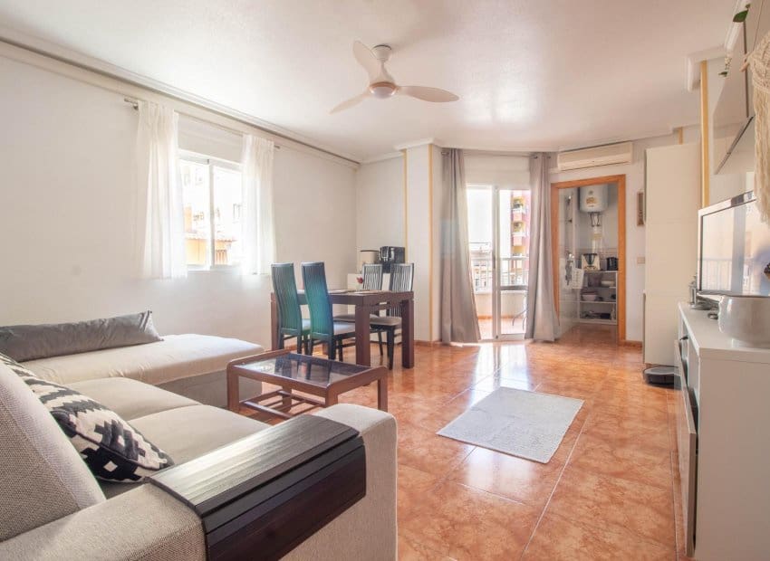 3 bedroom Apartment for sale in Torrevieja - € 144,900 (Ref: 9911557)