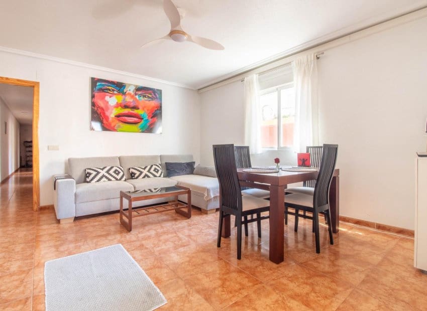3 bedroom Apartment for sale in Torrevieja - € 144,900 (Ref: 9911557)