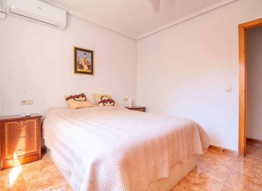 3 bedroom Apartment for sale in Torrevieja - € 144,900 (Ref: 9911557)