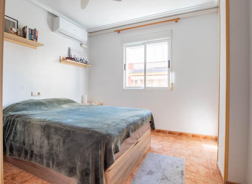 3 bedroom Apartment for sale in Torrevieja - € 144,900 (Ref: 9911557)