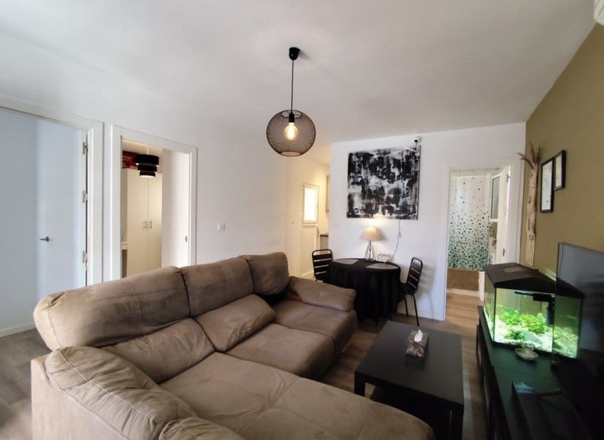 2 sypialnia Apartament na sprzedaż w Torrevieja z basenem - 165 000 € (Ref: 9911558)