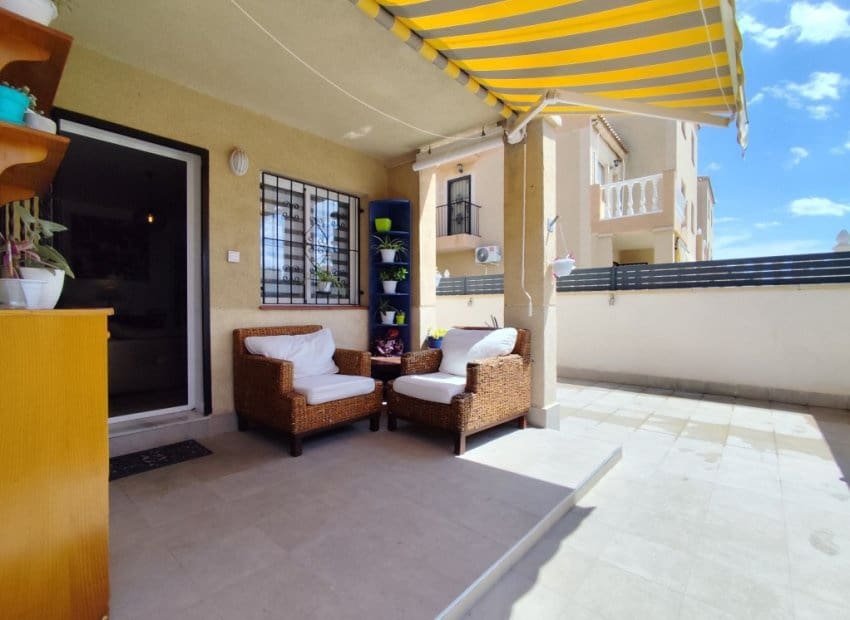 2 sypialnia Apartament na sprzedaż w Torrevieja z basenem - 165 000 € (Ref: 9911558)