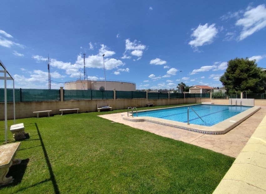 2 sypialnia Apartament na sprzedaż w Torrevieja z basenem - 165 000 € (Ref: 9911558)