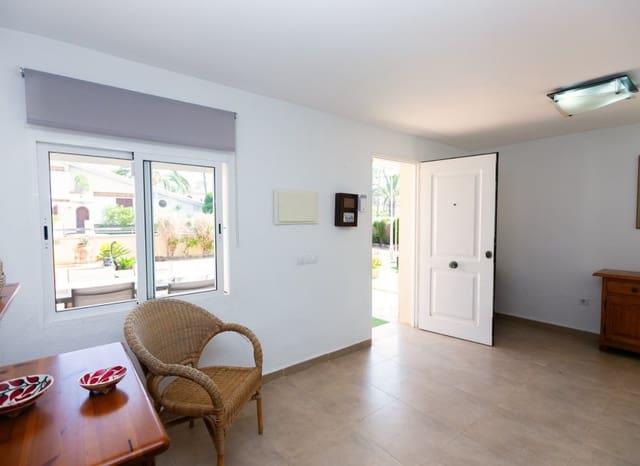 4 slaapkamer Villa te koop in La Zenia, Orihuela met zwembad - € 1.295.000 (Ref: 9911560)